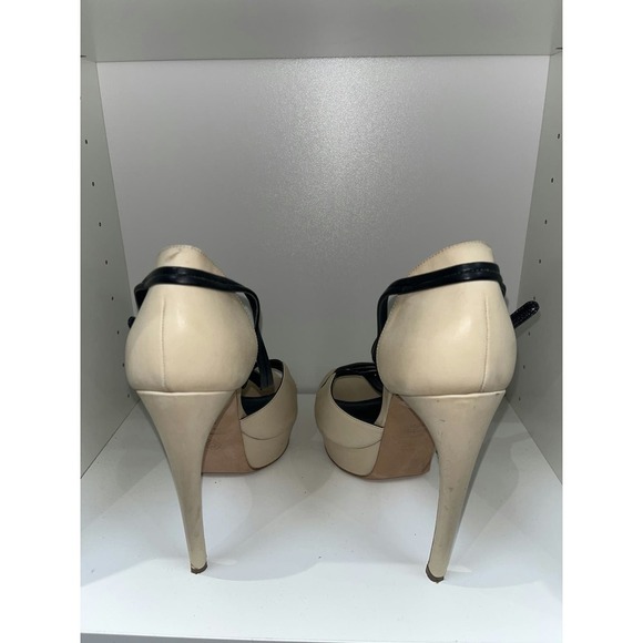 Alexander McQueen Beige/Black Leather Platform T Strap Sandals Size 39.5 - Picture 3 of 4